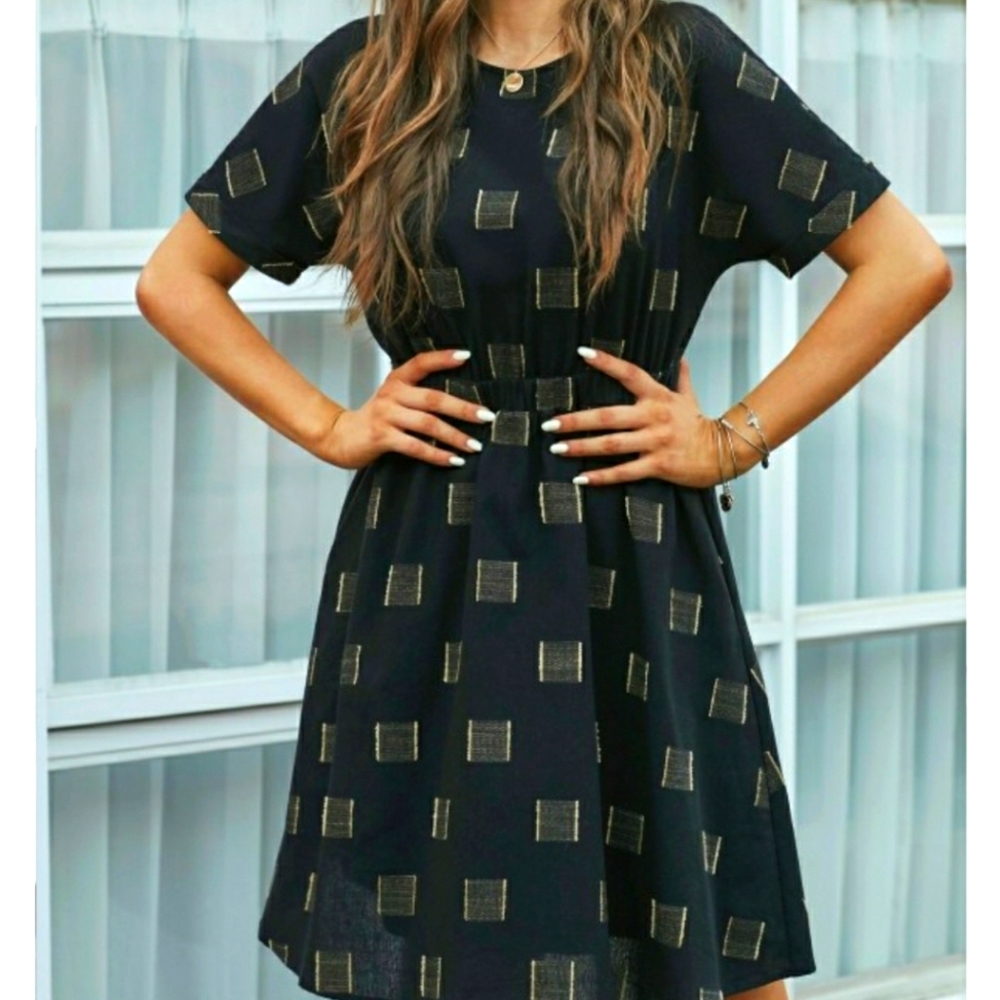 Black Short Sleeve  cube print Round Neck Cotton Midi Dress with Pockets.